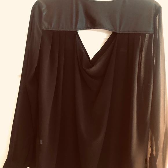 Women’s blouse - Picture 2 of 4